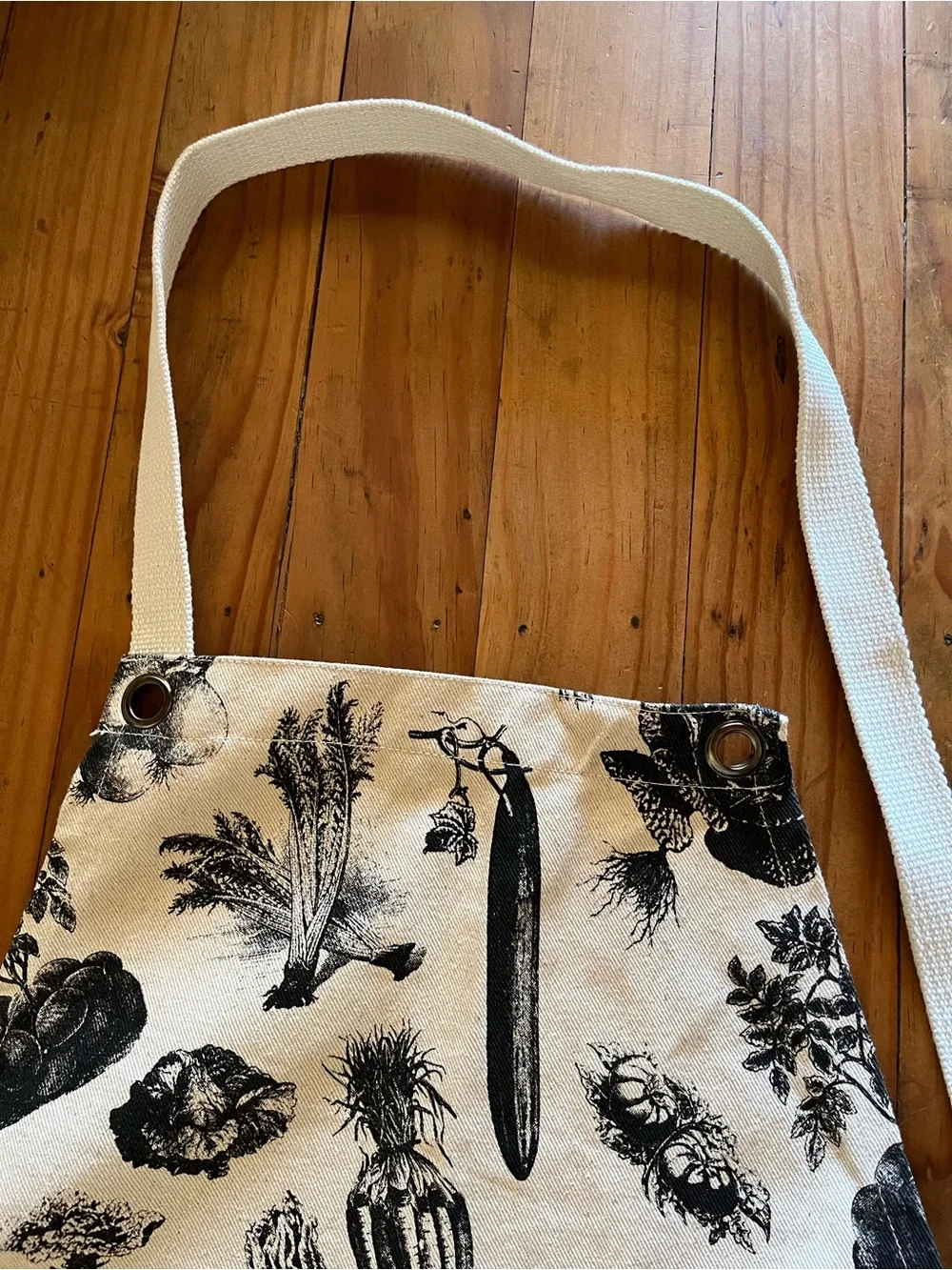 Black & Cream Canvas Vegetable Print Kitchen Apron